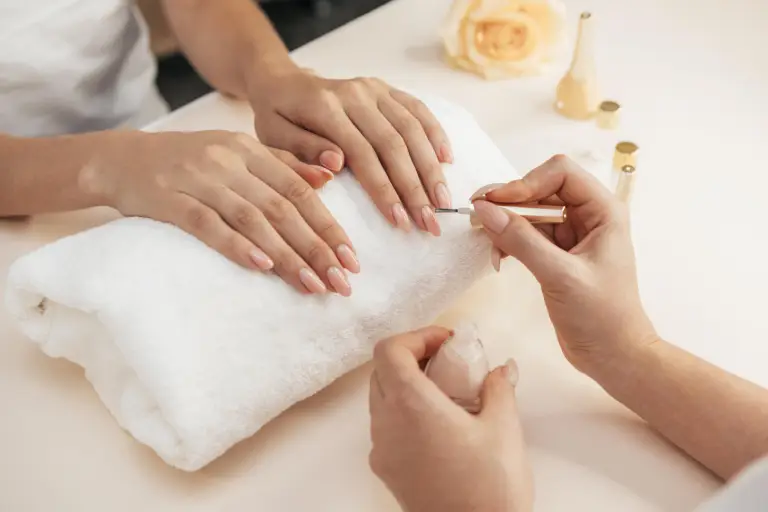 best Manicure  service in Lucknow